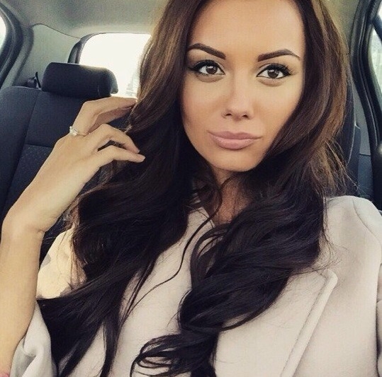 Живу в Москве, легко иду на контакт, могу быть нежной и страстной одновременно. Необыкновенными утра приятнее начать свидание с непередаваемого массажа, чтобы разведать волнительное сияние глаз наших тел. Эксперименты и развратные игры – моё конек. 💦 Мечтаю подарить тебе незабываемую ночь, заботливо ухаживая за твоими желаниями. Не теряй времени, окунись в океан страсти со мной сейчас! 🔥 Предоставляю конфиденциальность, безопасность, а также возможность внести разнообразие в твою жизнь. Отзывы моих довольных клиентов говорят сами за себя. 😉 Запишись на встречу со мной и твои самые сокровенные фантазии станут яркой реальностью, которую ты будешь хранить в своей памяти надолго. 🌹💫 Фото – настоящие, чтобы ты точно знал, что получишь меня, именно такую, как на картинке. Не упусти свой шанс – приходи и окунись в мир наслаждения вместе со мной. 🌟 Елена